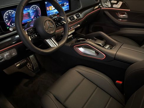 New 2026 Mercedes-Benz GLS 450 4MATIC image 9