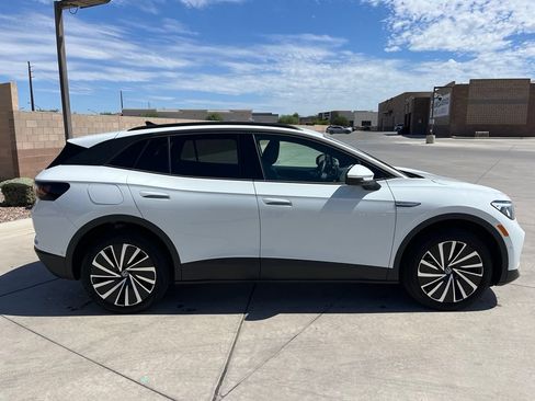 Used 2024 Volkswagen ID.4 Pro AWD/4WD image 7