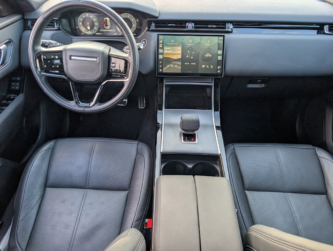 Used 2025 Land Rover Range Rover Velar Dynamic SE AWD/4WD image 9