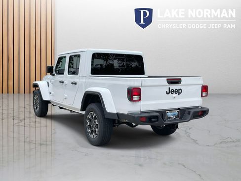 New 2025 Jeep Gladiator Sport w/ Premium Package image 7