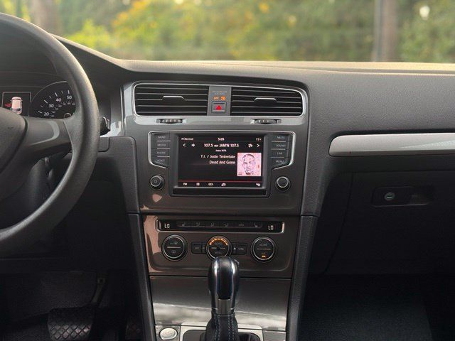 Used 2016 Volkswagen e-Golf SE w/ DC Fast Charging Package FWD image 25