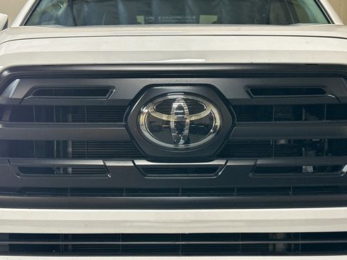 Used 2018 Toyota Tacoma SR w/ SR Convenience Package image 42