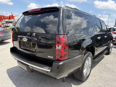 Used 2010 Chevrolet Suburban LTZ AWD/4WD image 8