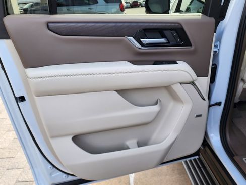 New 2026 GMC Yukon XL Denali w/ Denali Reserve Package AWD/4WD image 49