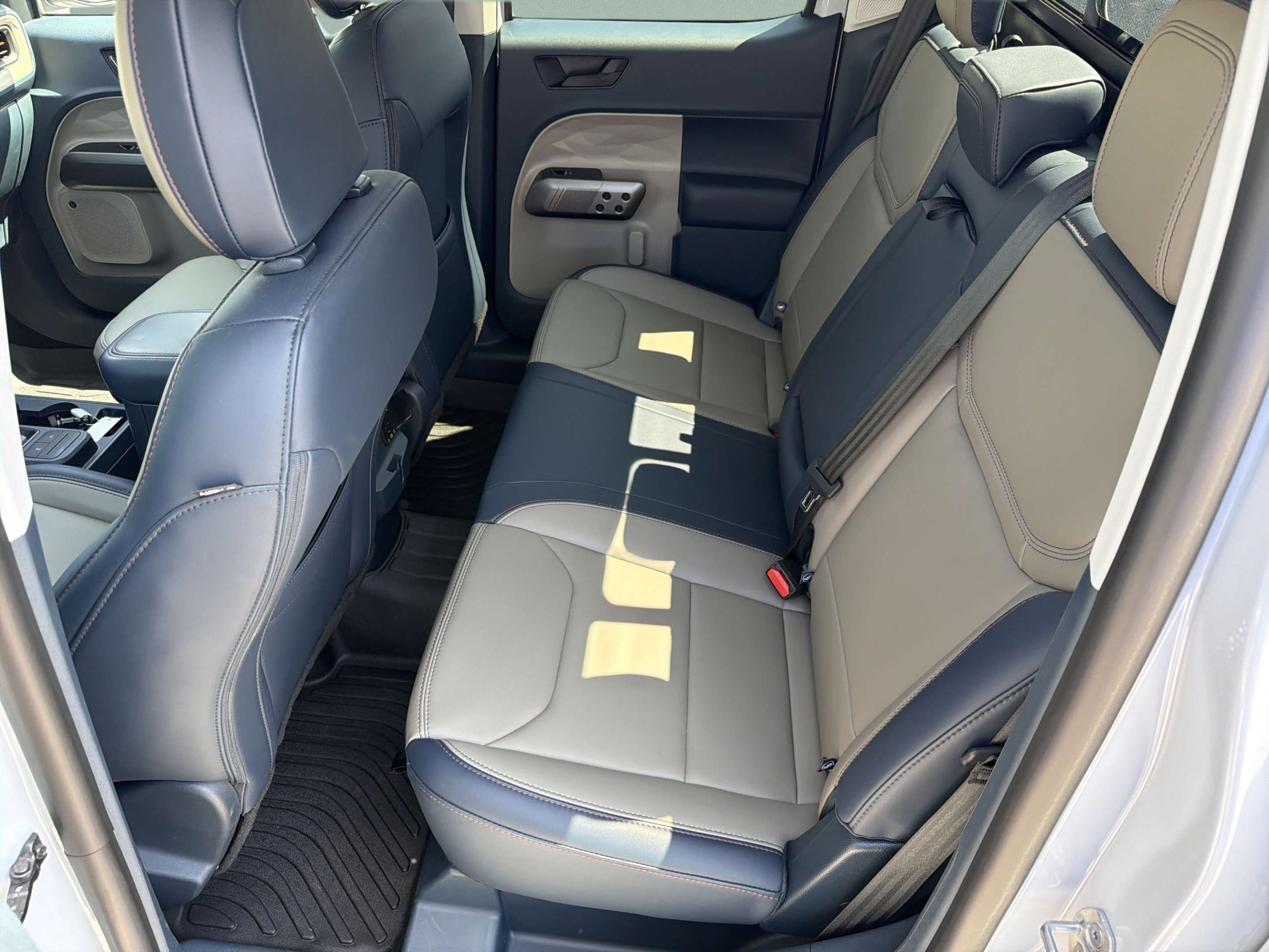 Used 2025 Ford Maverick Lariat AWD/4WD image 23