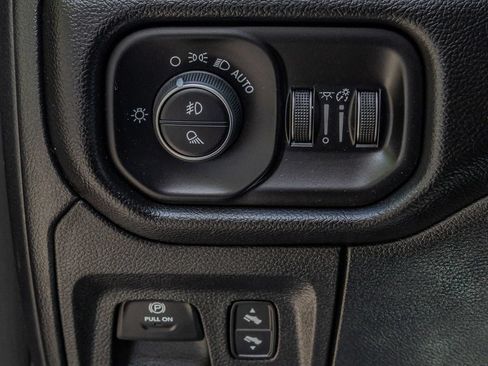 Used 2025 RAM 1500 Laramie w/ Sport Appearance Package AWD/4WD image 17