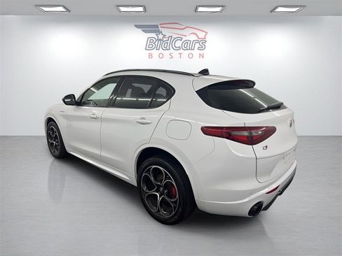 Used 2022 Alfa Romeo Stelvio Veloce image 6