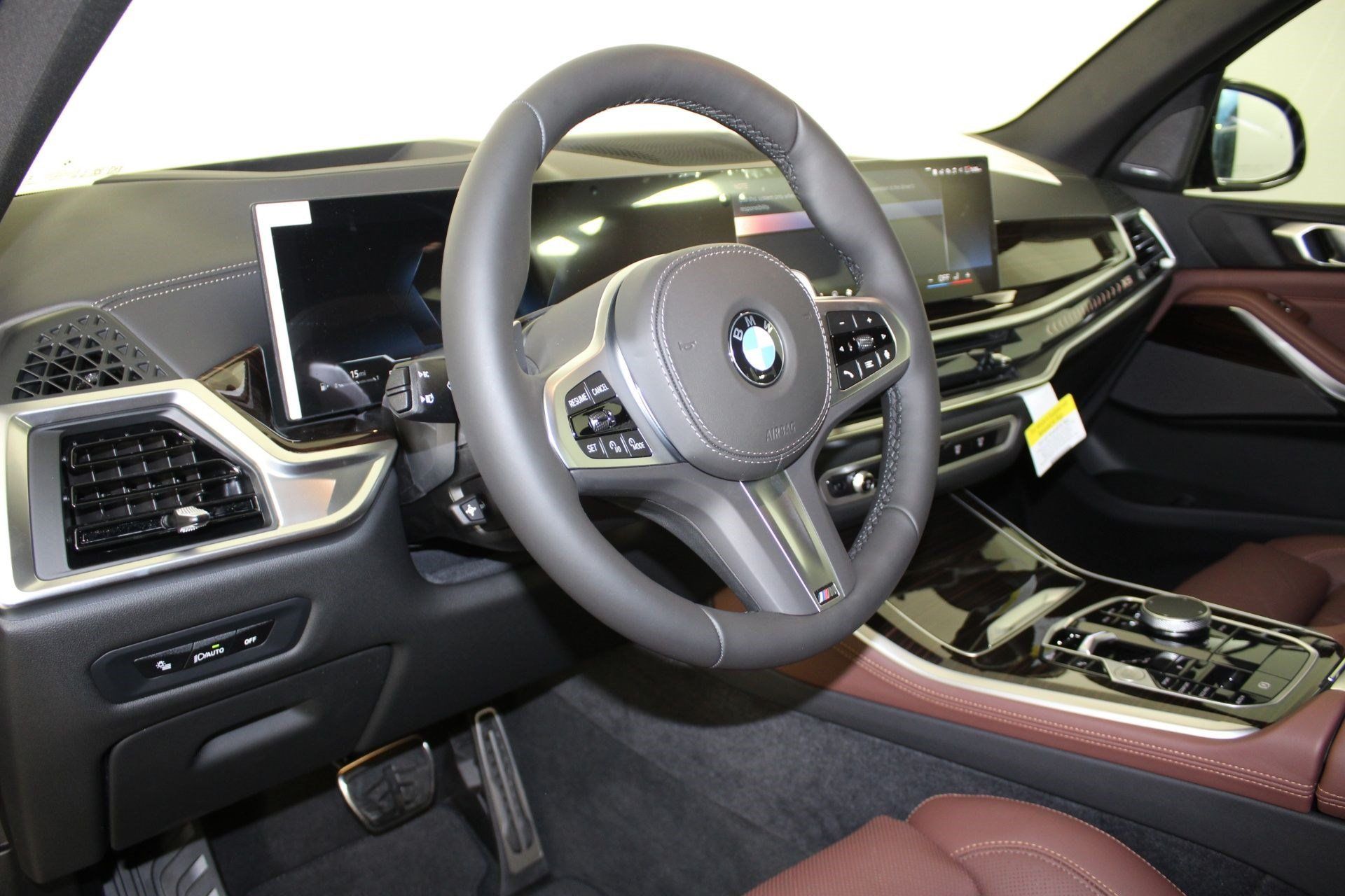 Used 2026 BMW X5 sDrive40i w/ M Sport Package RWD image 4