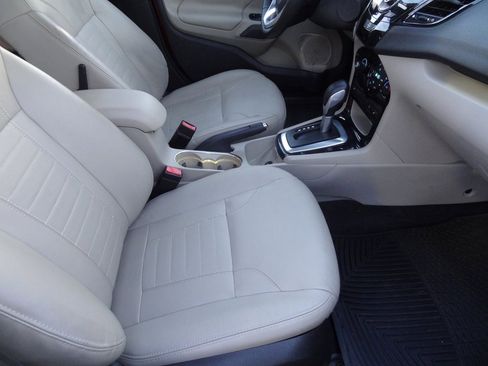 Used 2015 Ford Fiesta Titanium image 15