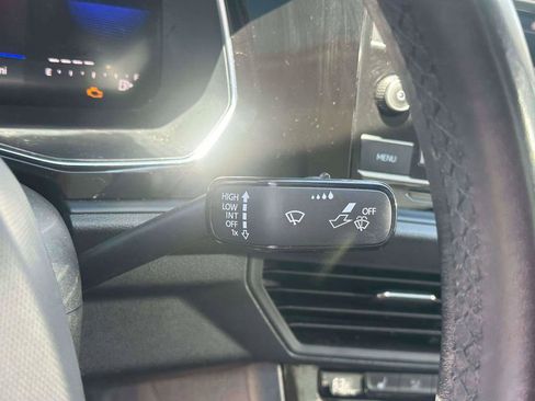 Used 2024 Volkswagen Jetta SE FWD image 25