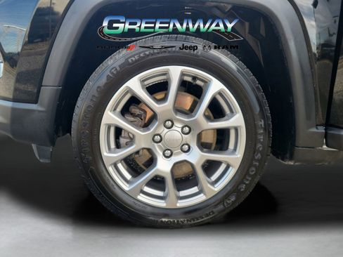 Used 2023 Jeep Compass Latitude image 30