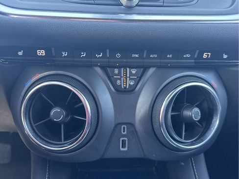Used 2025 Chevrolet Blazer LT AWD/4WD image 20