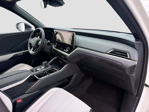 New 2026 Lexus TX 500h AWD image 15