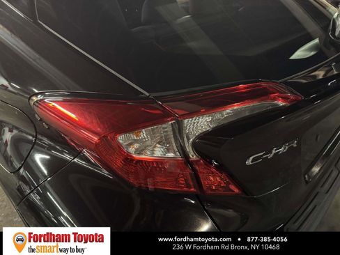 Used 2021 Toyota C-HR XLE image 6