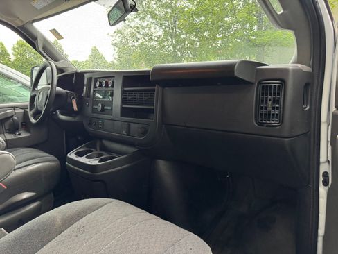 Used 2024 GMC Savana 2500 w/ Driver Convenience Package RWD image 13