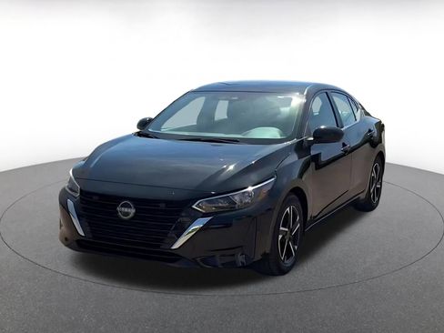 Used 2025 Nissan Sentra SV image 4