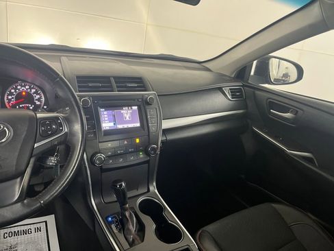 Used 2017 Toyota Camry SE image 33