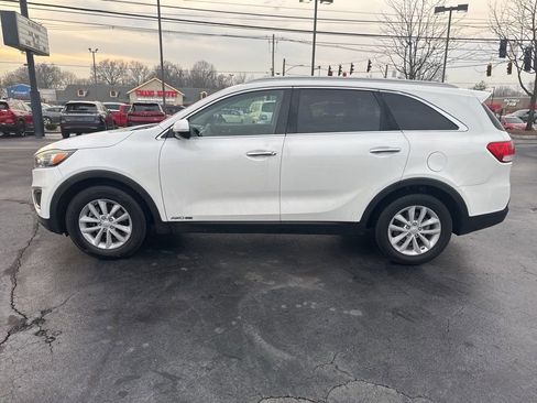Used 2016 Kia Sorento LX image 6
