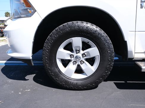 Used 2017 RAM 1500 Express AWD/4WD image 16