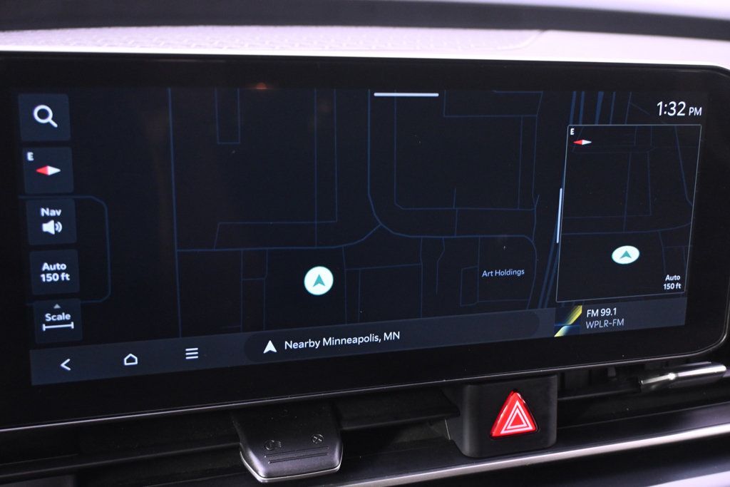 Used 2025 Kia Carnival FWD image 30