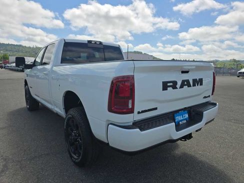 New 2026 RAM 2500 Laramie AWD/4WD image 3