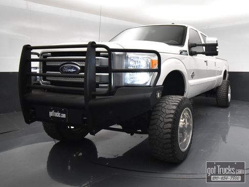 Used 2016 Ford F350 Platinum w/ FX4 Off-Road Package image 44