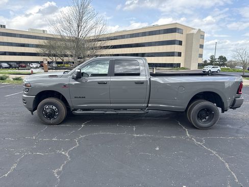 New 2026 RAM 3500 Big Horn AWD/4WD image 5