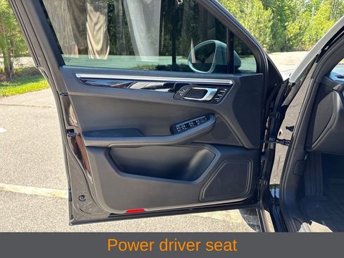 Used 2018 Porsche Macan AWD/4WD image 5