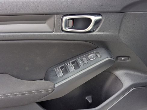 Used 2025 Honda Civic Sport image 12