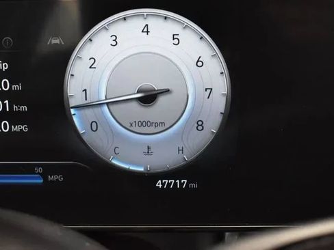 Used 2024 Hyundai Elantra Limited FWD image 28
