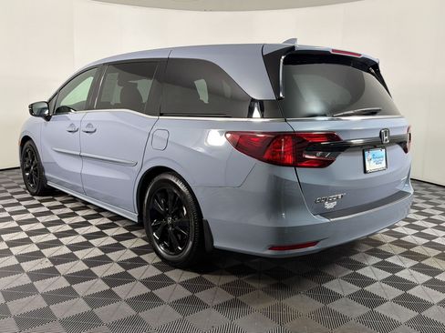 Used 2023 Honda Odyssey Sport image 2