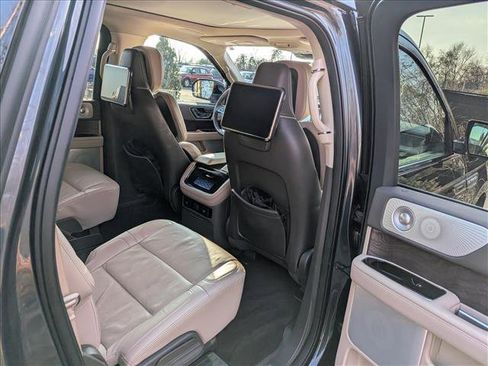 Used 2022 Lincoln Navigator L Reserve image 14