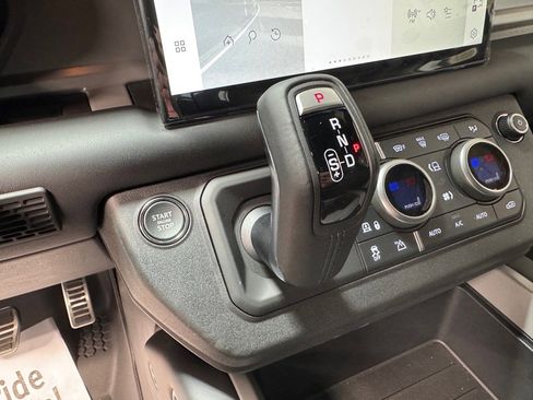 New 2025 Land Rover Defender 110 V8 image 15