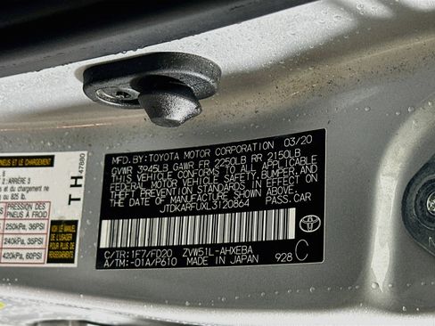 Used 2020 Toyota Prius LE FWD image 12