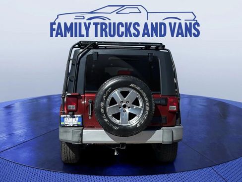 Used 2008 Jeep Wrangler Unlimited Sahara w/ Dual Top Group AWD/4WD image 3