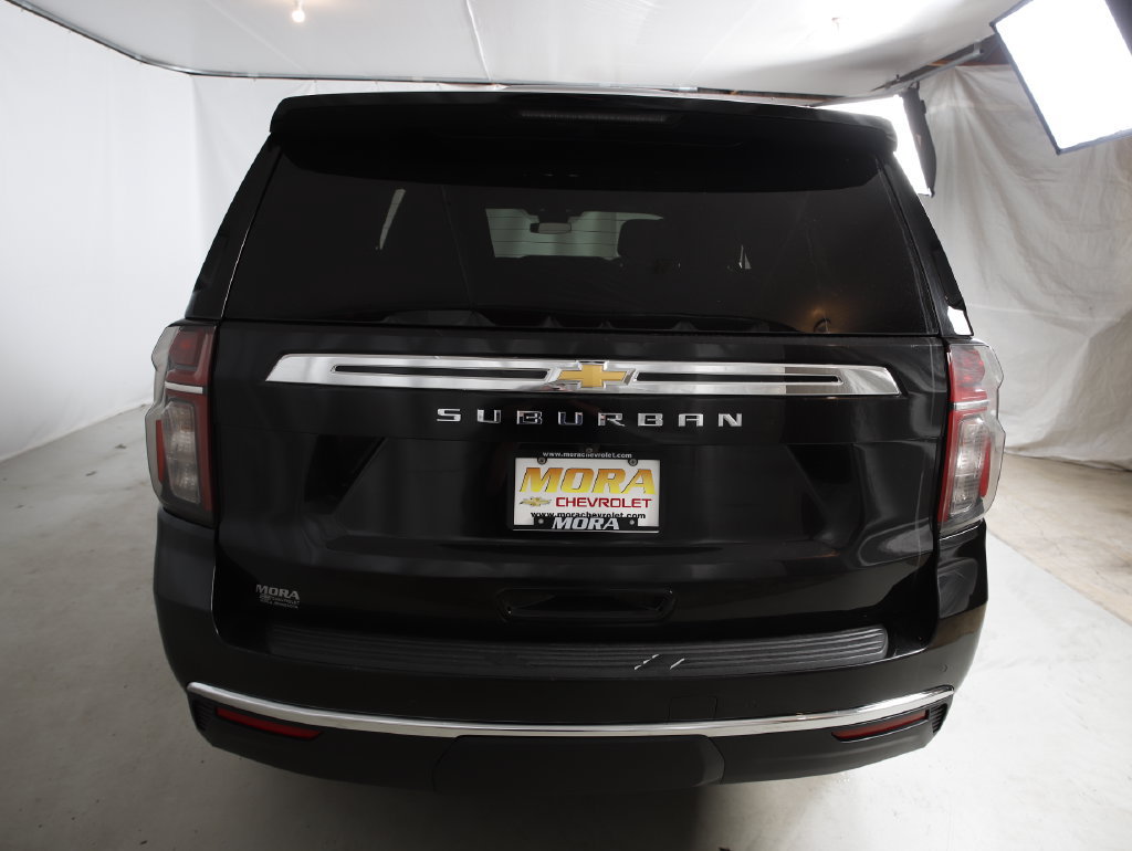 Used 2024 Chevrolet Suburban LS AWD/4WD image 5