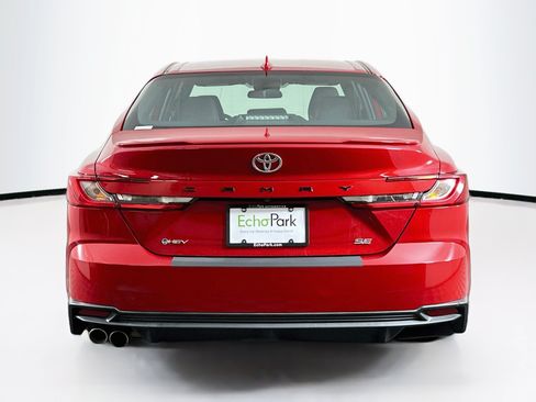 Used 2025 Toyota Camry SE FWD image 7