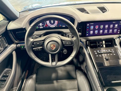 Certified 2025 Porsche Panamera 4 AWD/4WD image 17