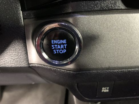 Used 2016 Toyota Tacoma TRD Off-Road image 26