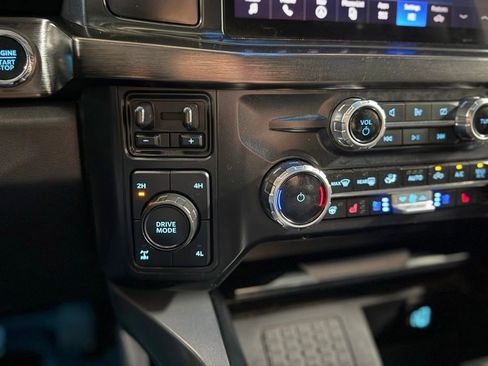 Used 2024 Ford F250 Lariat w/ Sport Appearance Package image 17