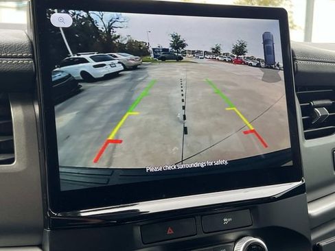 Used 2023 Ford Expedition XLT image 19