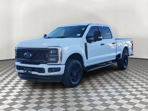 Used 2023 Ford F250 XL w/ STX Appearance Package image 3