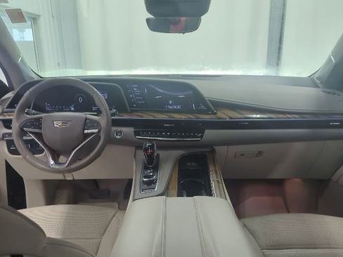 Used 2022 Cadillac Escalade Premium Luxury Platinum w/ LPO, Radiant Package image 39