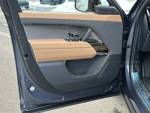 New 2026 Land Rover Range Rover Sport SE image 8