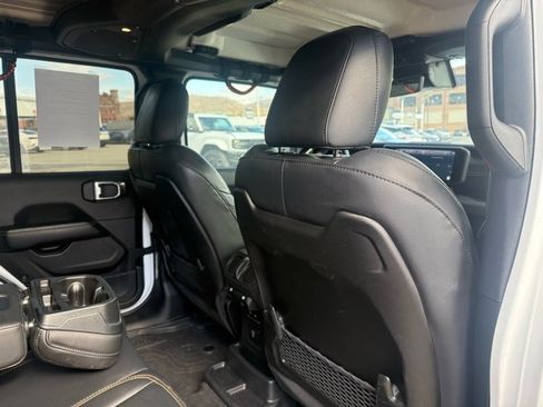 Used 2024 Jeep Wrangler Sahara w/ Technology Group image 9