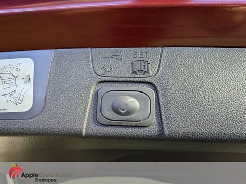 Used 2017 Ford C-MAX Titanium w/ Equipment Group 301A FWD image 28