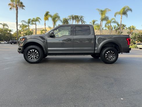 Used 2018 Ford F150 Raptor w/ Equipment Group 802A Luxury AWD/4WD image 2