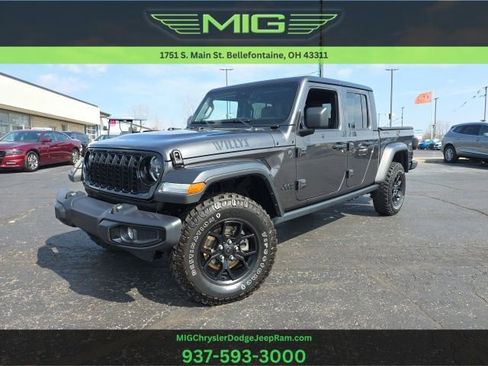 Used 2024 Jeep Gladiator Sport image 1