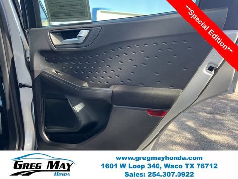 Used 2020 Ford Escape SE image 13