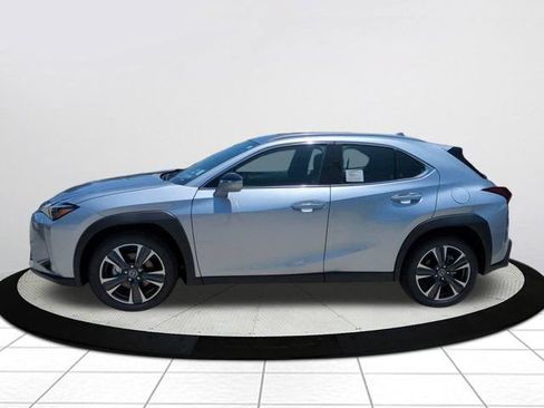 Used 2026 Lexus UX 300h FWD w/ Accessory Package (Z1) image 6